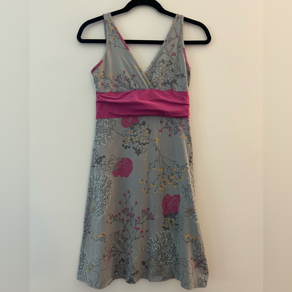 Patagonia xs Gray and Pink Floral Dress extra small